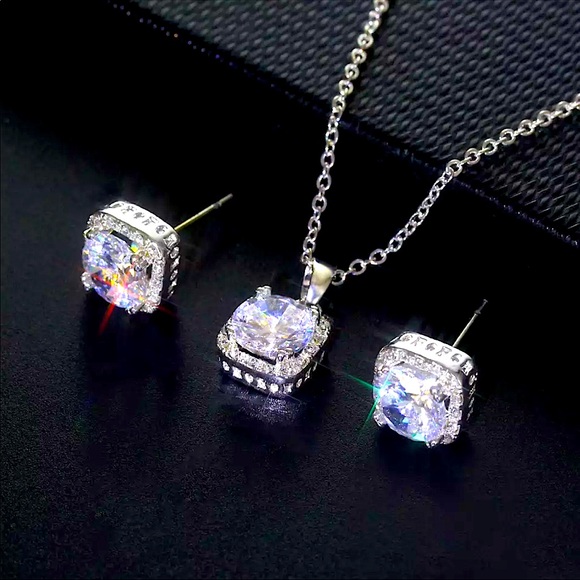Jewelry - 🌟New Sterling Silver Cute Crystal Jewelry Set